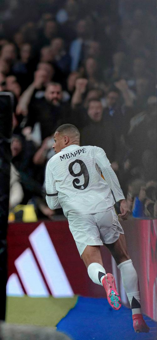 莱奥核磁检测排除肌肉损伤，将治疗炎症力争出战超级杯