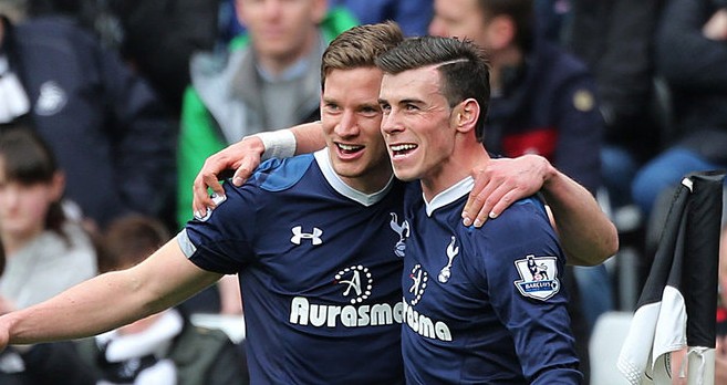 里沙利松在英超不敌利物浦的比赛中打入4球，与凯恩并列最多（英超战利物浦虽败，里沙利松轰四球，与凯恩并列最多）