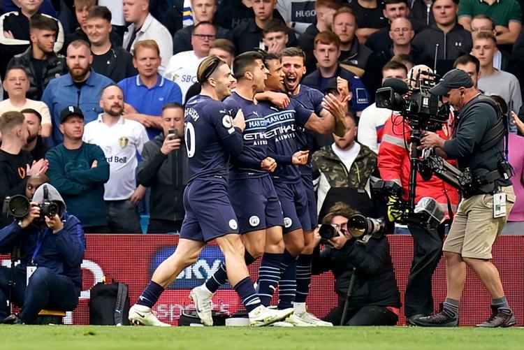 NBA：勇士主场击败小牛 库里三分火力全开