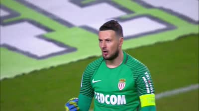 NBA杯半场：东契奇&里夫斯合砍37分，詹姆斯2分，独行侠62-60领先湖人