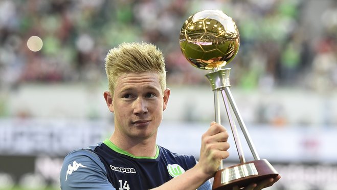 梅西决赛2助攻！率队3-1首次夺冠，一夜又创纪录：生涯47次捧杯